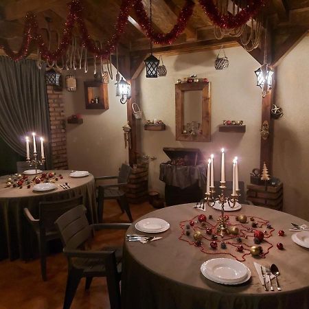 Casa Luca Hotell Moldova Noua Eksteriør bilde