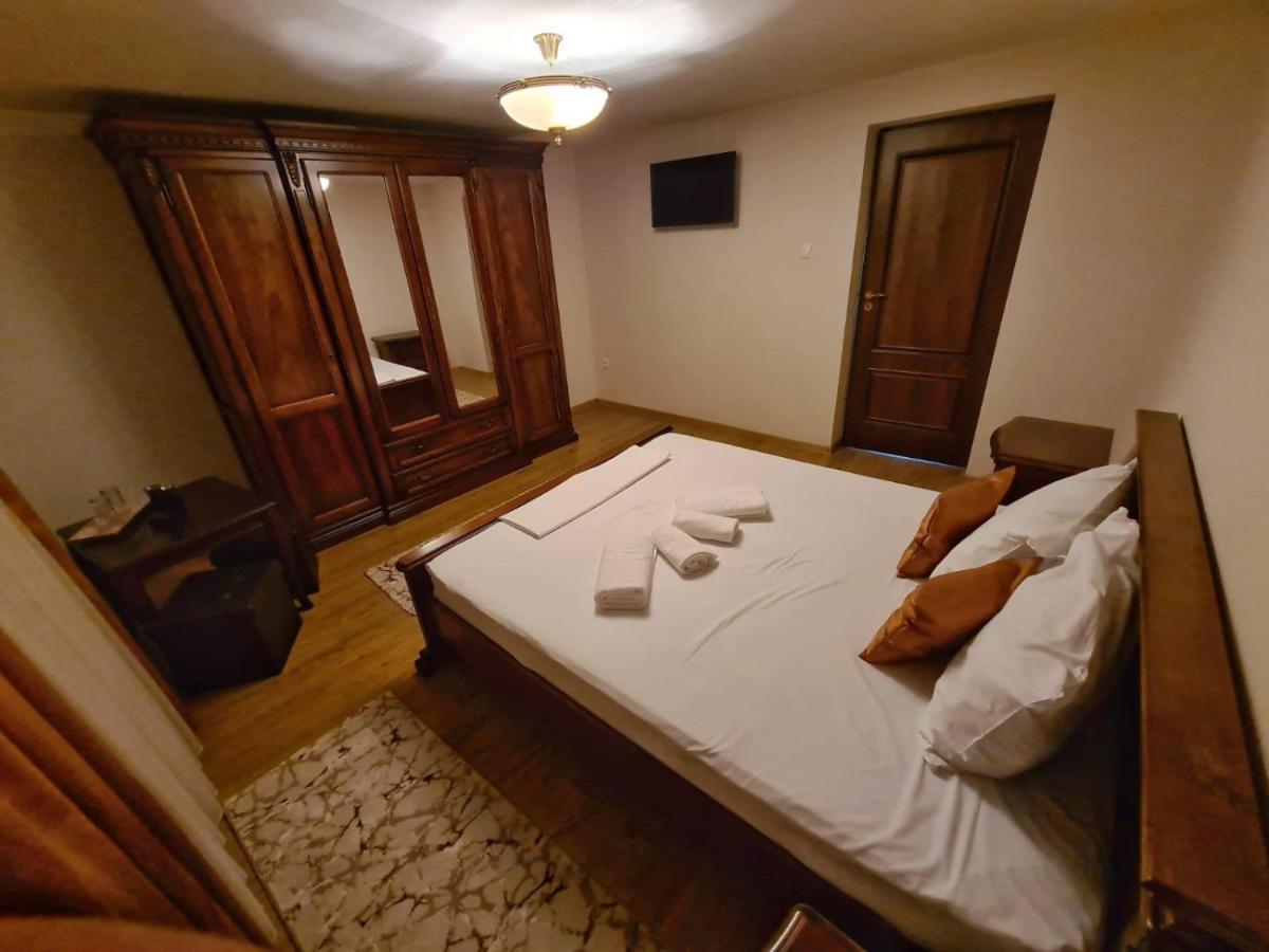Casa Luca Hotell Moldova Noua Eksteriør bilde