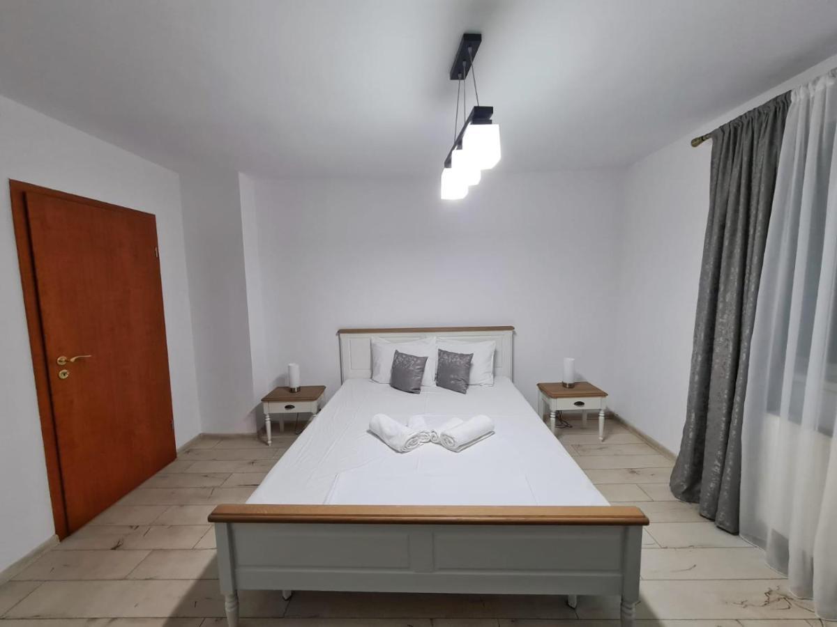 Casa Luca Hotell Moldova Noua Eksteriør bilde