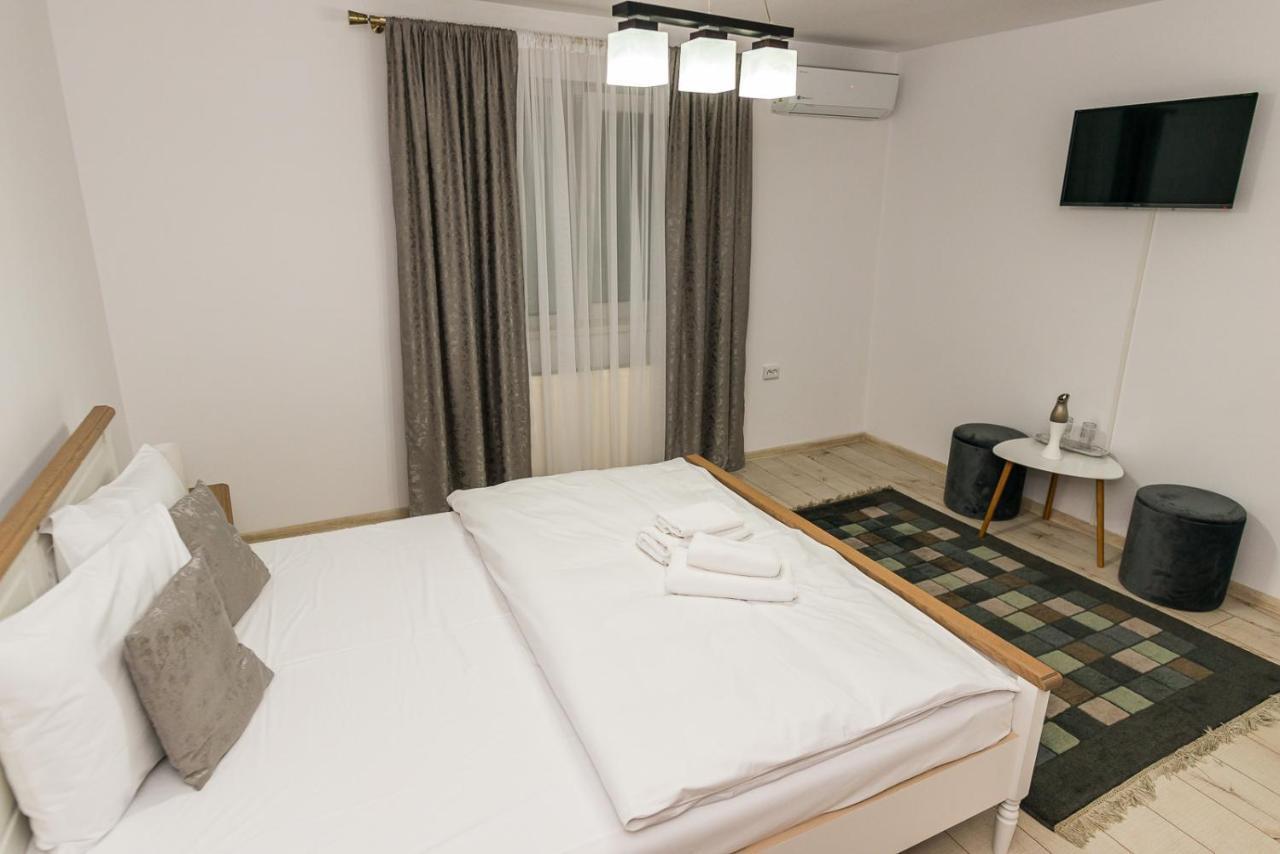 Casa Luca Hotell Moldova Noua Eksteriør bilde