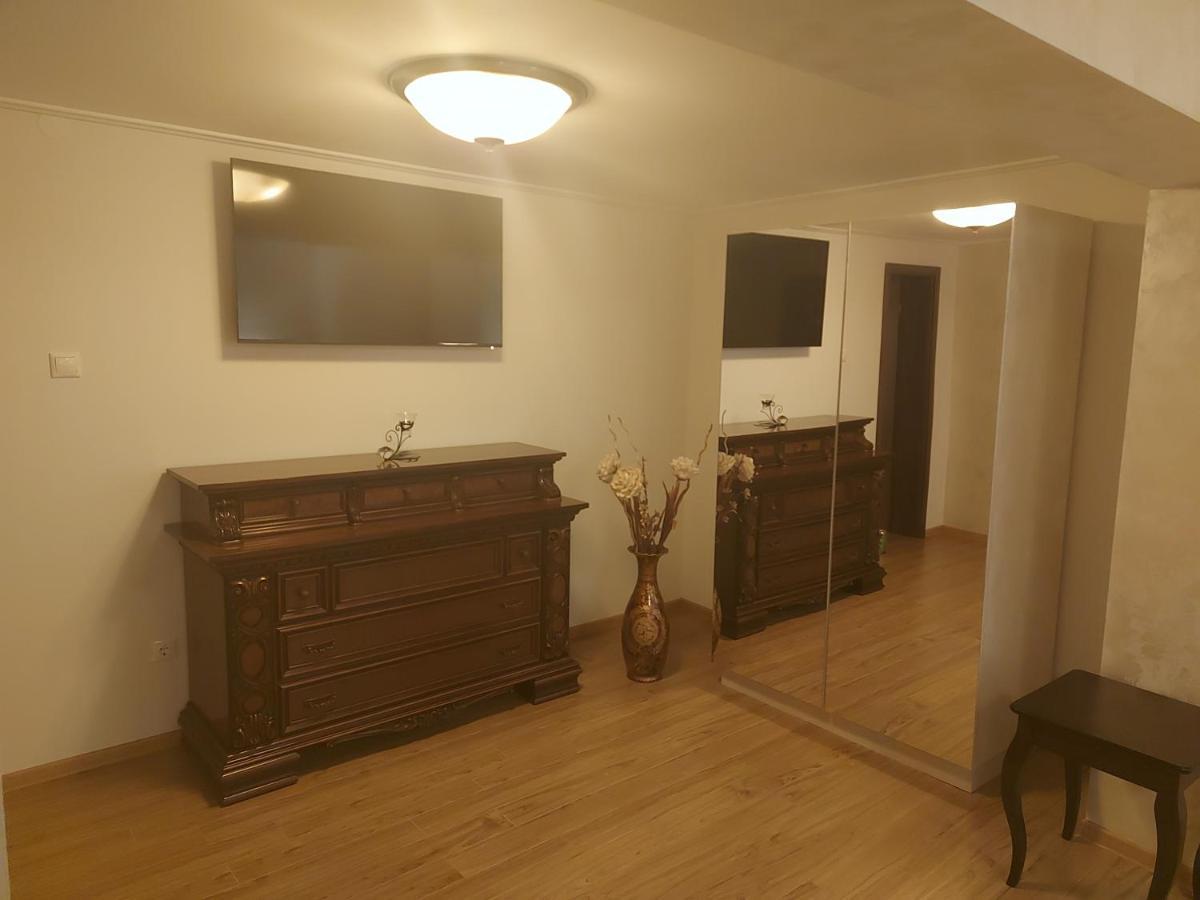Casa Luca Hotell Moldova Noua Eksteriør bilde