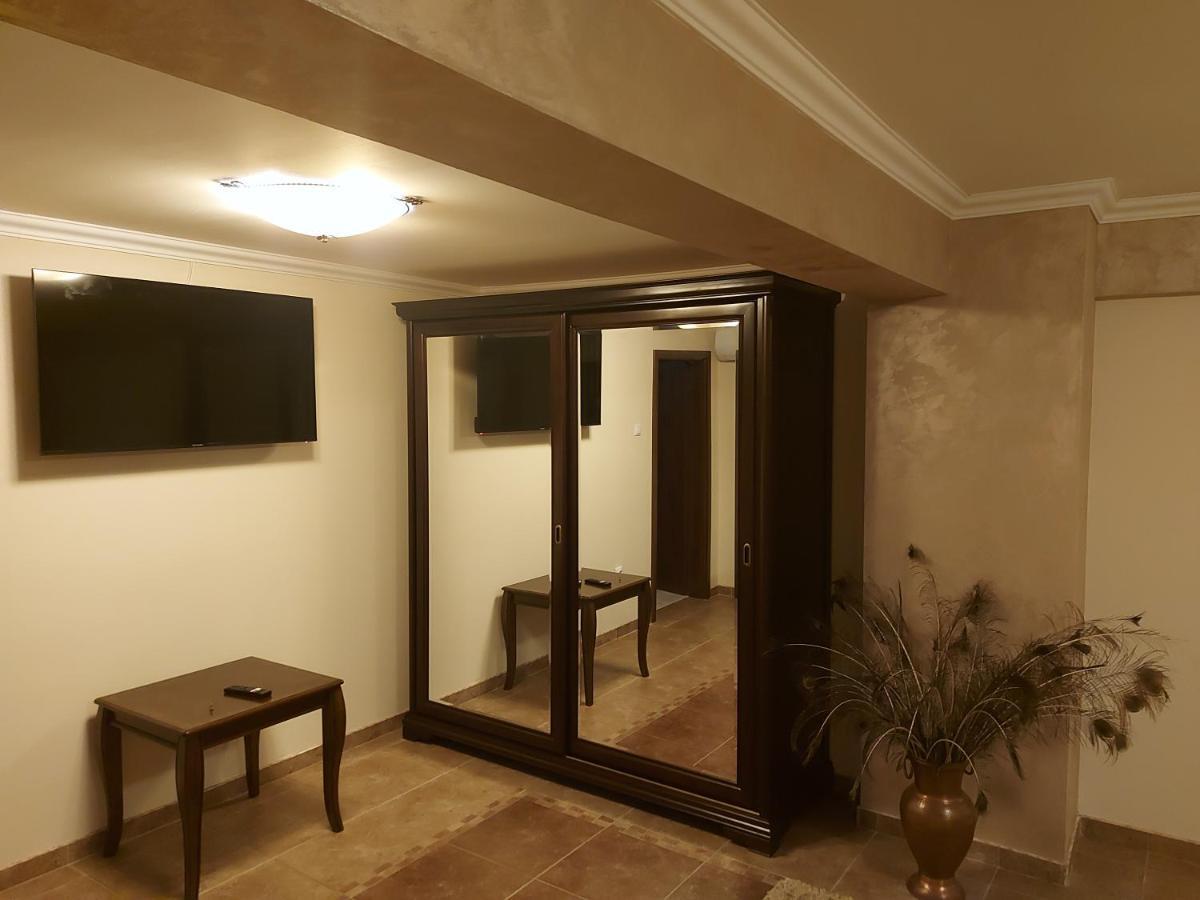 Casa Luca Hotell Moldova Noua Eksteriør bilde