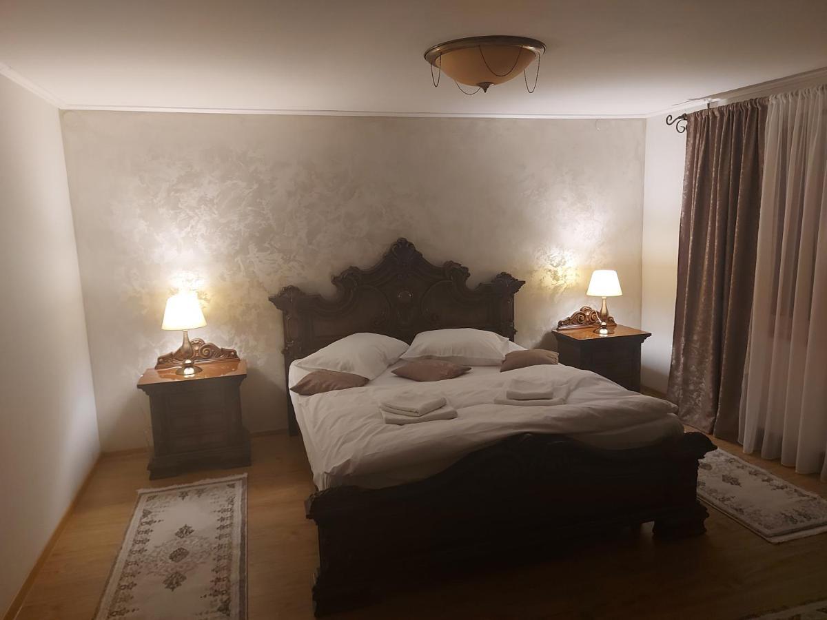 Casa Luca Hotell Moldova Noua Eksteriør bilde