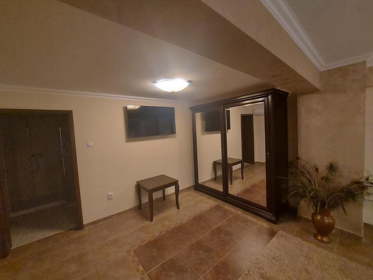 Casa Luca Hotell Moldova Noua Eksteriør bilde