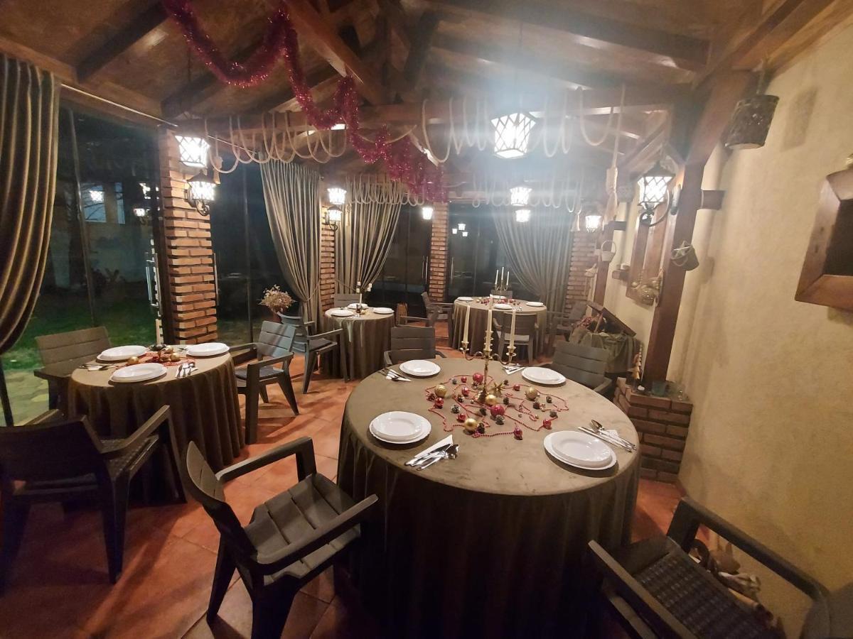 Casa Luca Hotell Moldova Noua Eksteriør bilde