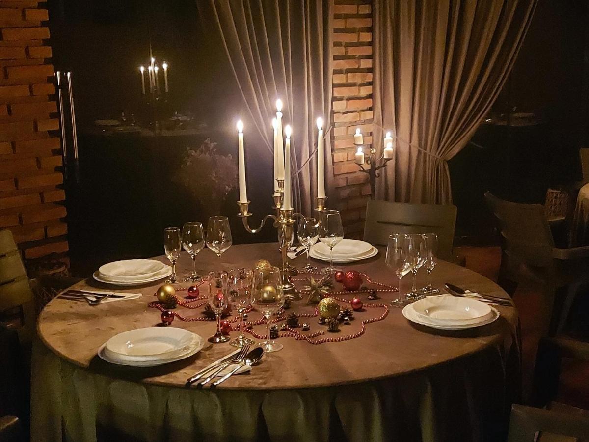 Casa Luca Hotell Moldova Noua Eksteriør bilde